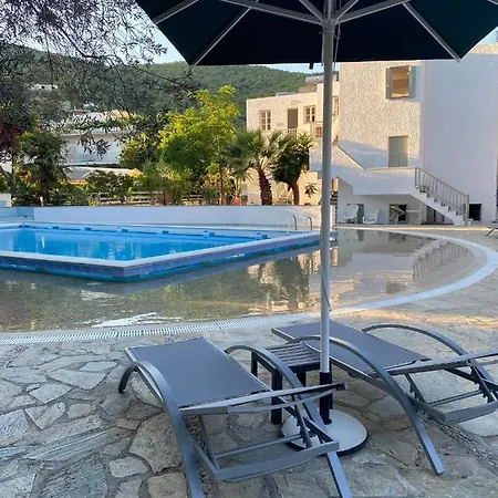 Cascade 3* Poros Town