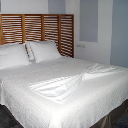 Cascade Apartahotel Poros Town